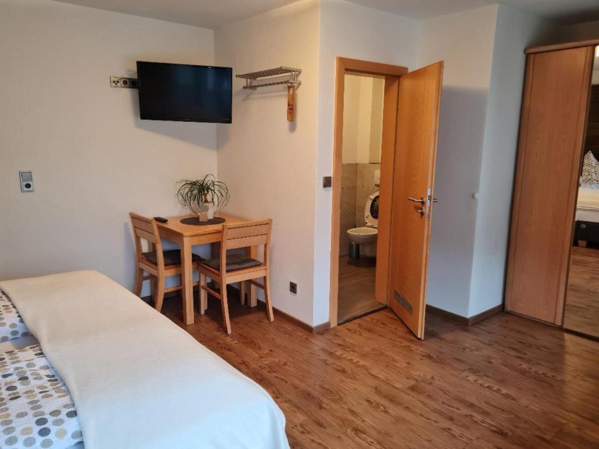 Gaestehaus Lehr Kinding Exteriör bild