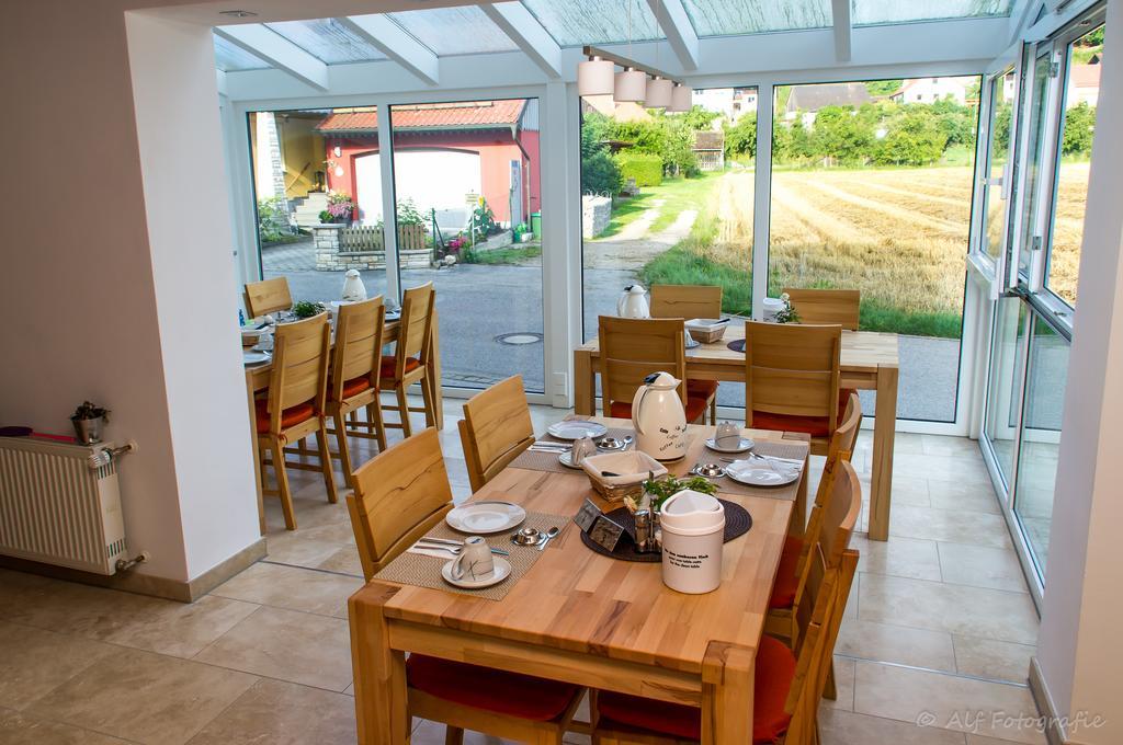 Gaestehaus Lehr Kinding Exteriör bild